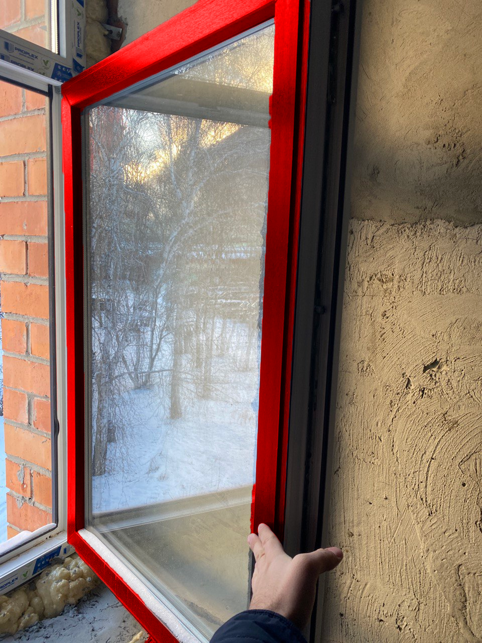 Монтаж цветного окна